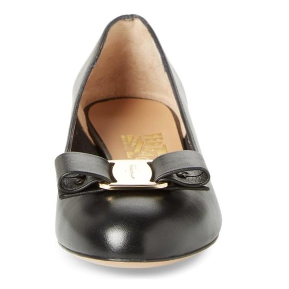 New! Salvatore Ferragamo Vara gold bow leather shoes - Picture 5 of 10